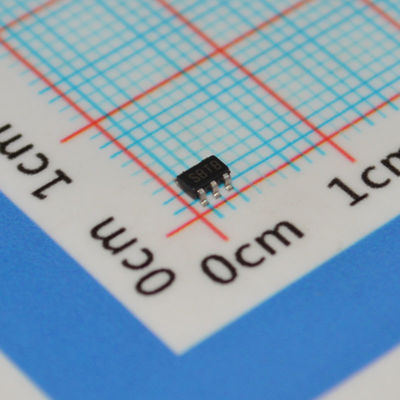LM3671MF-ADJ 1MHz Chuyển đổi Buck điều chỉnh 2.7-5.5V Đầu vào 600mA Đầu ra SOT-23-5 90% Hiệu suất -40 °C đến +85 °C