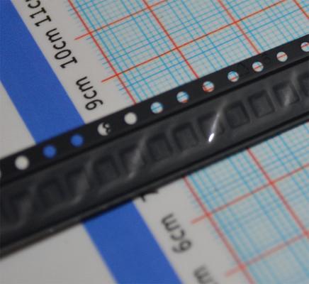 SIT8002AC-13-33E-50.00000T Máy dao động MEMS 50MHz ±50ppm Khả năng ổn định 1,8-3,3V Điện 2.5mA Lượng thấp LVPECL đầu ra -40 °C đến +85 °C AEC-Q100 đủ điều kiện