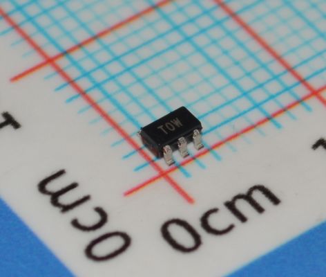 ADT6501SRJZP085RL7 Công tắc nhiệt độ chính xác 85°C Độ chính xác ±0.5°C Nguồn cung 2.7V-5.5V 6µA Siêu tiết kiệm điện Ngõ ra cực thu hở Gói SOT-23 cho Thiết bị IoT/Di động