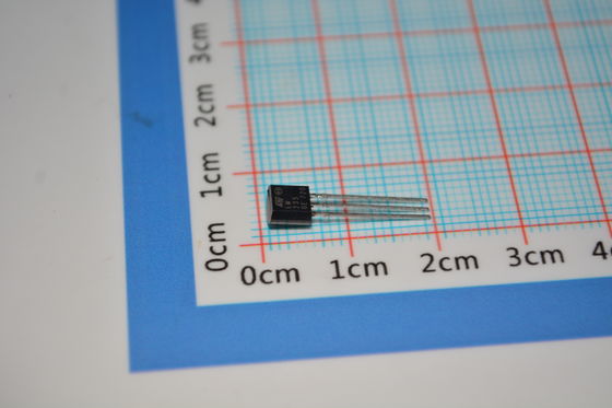 Cảm biến nhiệt độ Celsius chính xác LM235Z 1°C Độ chính xác Phạm vi 2°C đến 150°C Tuyến tính Đầu ra 10mV/°C Dễ hiệu chuẩn Nguồn cung cấp rộng 4V-30V Tự làm nóng thấp Gói TO-92
