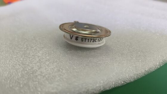 VS-ST303C12CFK0 Mô-đun IGBT 1200V 300A Vce(sat) Thấp Tổn Thất Thấp Độ Bền Cao Tích Hợp NTC Chuyển Mạch Nhanh Cho Ổ Đĩa Công Nghiệp và Bộ Biến Tần UPS