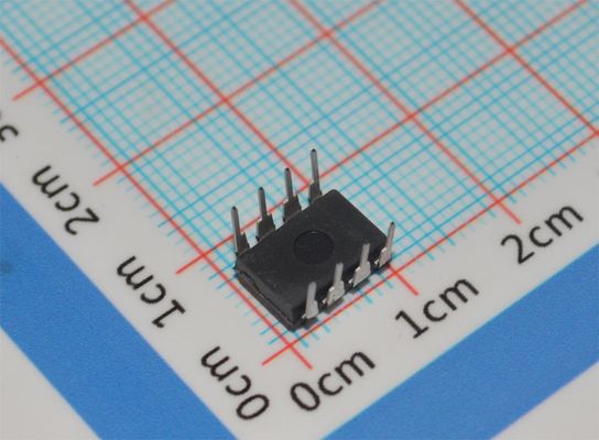 LP2951CN 5V/ADJ 150mA Bộ điều chỉnh LDO 3V-30V Đầu vào ±0.5% Độ chính xác TO-220/DIP-8 -40°C đến +125°C Dòng tĩnh thấp