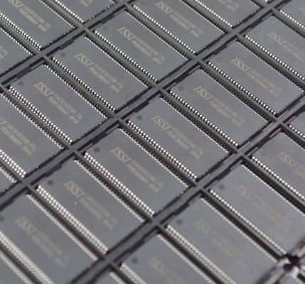 IS42S16320B-7TL SDRAM 64Mb mật độ 166MHz Tốc độ 3.3V Hoạt động 16Mx16 Tổ chức LVTTL Giao diện Industrial Temp (-40°C~85°C)