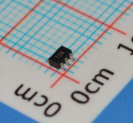 ADT6501SRJZP085RL7 Công tắc nhiệt độ chính xác 85°C Độ chính xác ±0.5°C Nguồn cung 2.7V-5.5V 6µA Siêu tiết kiệm điện Ngõ ra cực thu hở Gói SOT-23 cho Thiết bị IoT/Di động