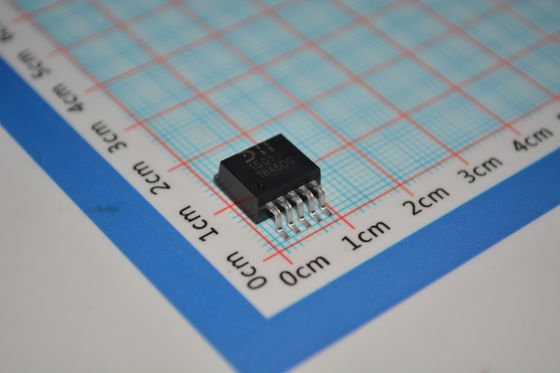 AP1501-K5G-13 5V / 3A Step-Down Converter với 4.5-40V Input 90% hiệu quả Khóa nhiệt hiện tại yên tĩnh thấp 500kHz Tần số and SOT-23 Package