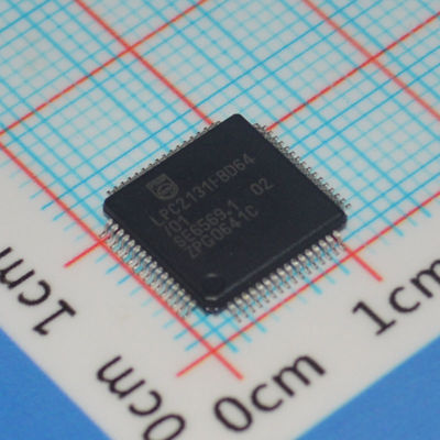 LPC2131FBD64/01,15 ARM7 MCU 32-bit RISC Core 64KB Flash 16KB RAM 60MHz Tốc độ USB 2.0 2x UART 64-LQFP -40°C đến +85°C Chất lượng công nghiệp