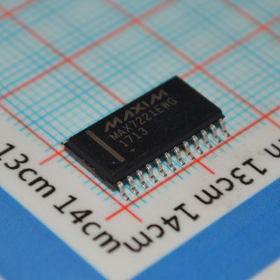 Máy điều khiển màn hình LED 8 chữ số MAX7221EWG + T với giao diện SPI 10MHz Serial Data Rate 2.7V-5.5V Hoạt động Điều khiển LED cá nhân và gói SOIC rộng 24 pin