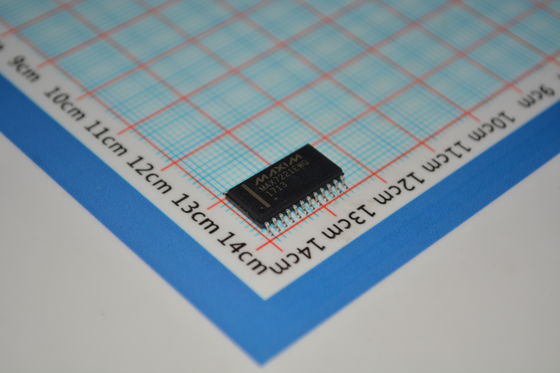 Máy điều khiển màn hình LED 8 chữ số MAX7221EWG + T với giao diện SPI 10MHz Serial Data Rate 2.7V-5.5V Hoạt động Điều khiển LED cá nhân và gói SOIC rộng 24 pin