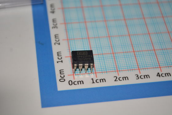 OPA2251PA Bộ khuếch đại kép chính xác với băng thông 10MHz, độ trôi thấp 0,5μV/°C, nhiễu 1,1μVpp, đầu ra Rail-to-Rail, nguồn ±2,25V đến ±18V và Gói DIP 8 chân