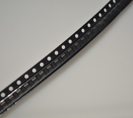 SMF05C.TCT Mảng bảo vệ ESD 5 kênh với điện dung thấp Tuân thủ IEC 61000-4-2 Xếp hạng 5V Gói siêu nhỏ và Thiết kế tiết kiệm không gian để bảo vệ đường truyền dữ liệu tốc độ cao