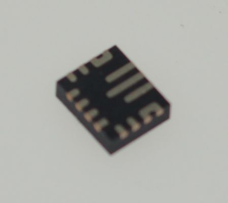 Bộ chuyển đổi Buck-Boost TPS63070RNMR 2.5-12V Đầu vào 2A Chuyển mạch Hiệu suất 96% 1.8-5.5V Đầu ra có thể điều chỉnh Chế độ Tiết kiệm điện 25μA IQ PWM Cưỡng bức Gói QFN 3x3mm