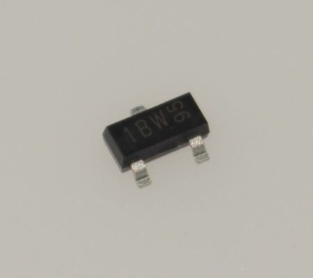 BC846B NPN Transistor mục đích chung 65V 100mA SOT-23 gói Tiếng ồn thấp Tăng dòng điện cao 200-450 250MHz Tần số Tùy chọn kép / đơn RoHS phù hợp với băng and cuộn