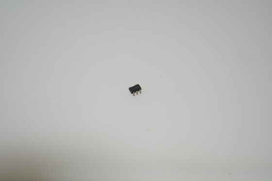 TLV6001IDBVR Bộ khuếch đại thuật toán Rail-to-Rail 1.8V đến 5.5V Tiêu thụ điện năng thấp 10µA 1kHz GBW Gói Micro SOT-23 Dành cho cảm biến chạy bằng pin và thiết bị di động