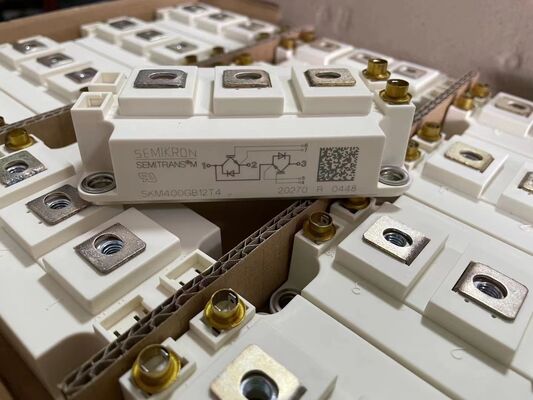 SKM400GB12T4 1200V 400A Mô-đun IGBT Kép TRENCHSTOP™ IGBT4 VCE(sat) Thấp 1.75V Khả năng SC 10μs Đi-ốt CAL Tổn thất chuyển mạch thấp SEMITRANS3 Chứng nhận UL cho Ổ đĩa Công suất Cao