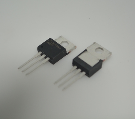 LM35DT Cảm biến nhiệt độ độ chính xác Celsius với đường thẳng +10mV/°C Khả năng đầu ra 0,5°C Độ chính xác rộng -55°C đến +150°C Phạm vi tự sưởi ấm thấp 4-30V Hoạt động dễ chuẩn và TO-220 Package